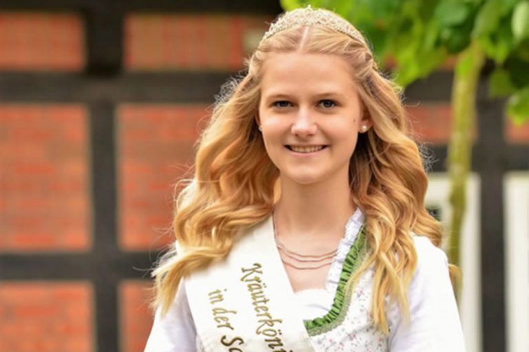 kraeuterkoenigin alena 768x512